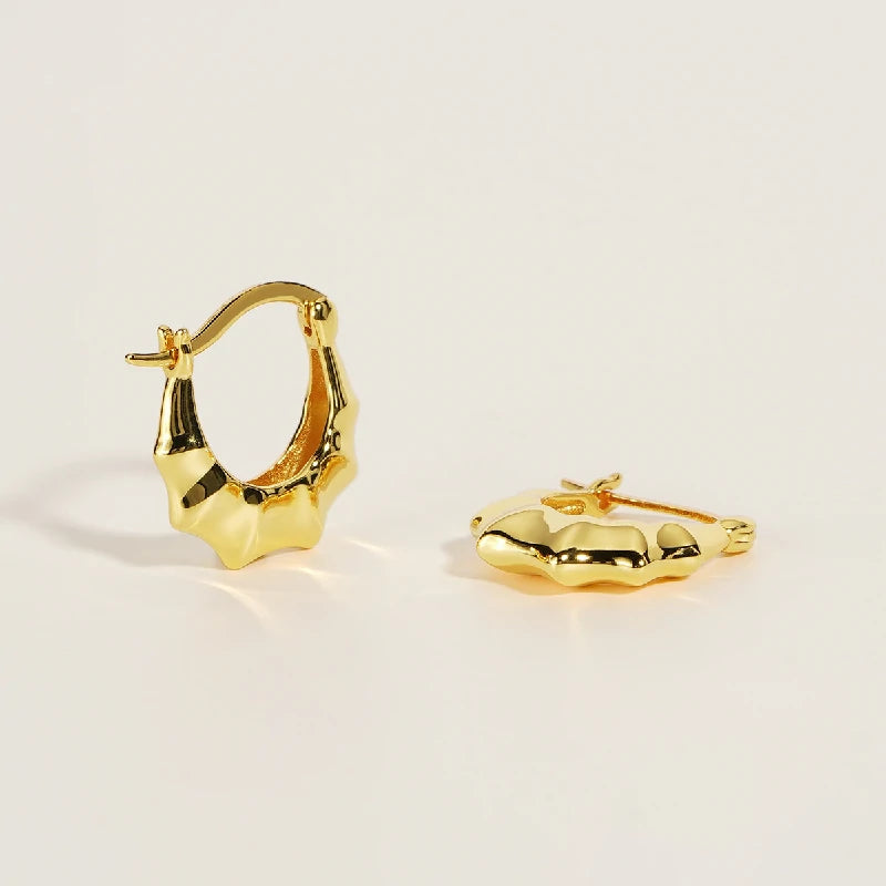 Croissant Curve Earrings | Pair